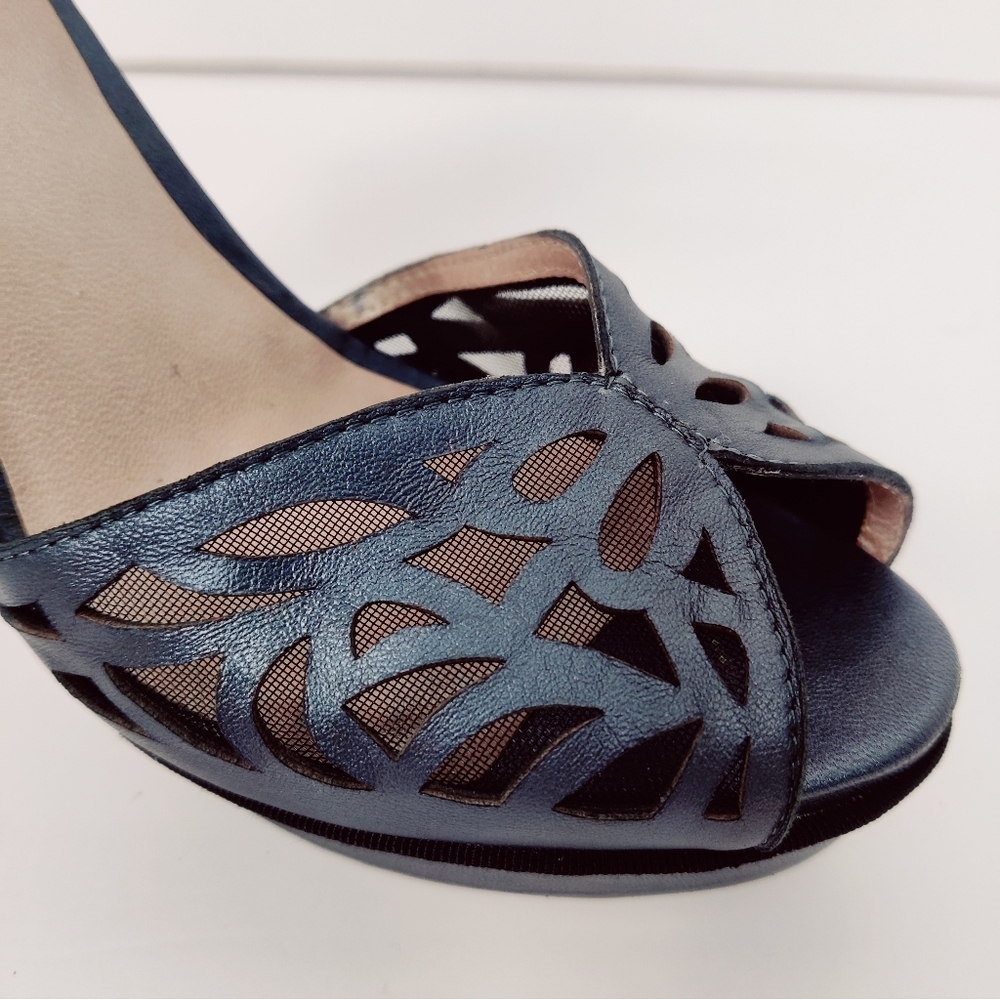 DKNY Women's Vintage Inspired High Heels Size 8.5 Dark Blue Feminine NEW - Picture 2 of 10